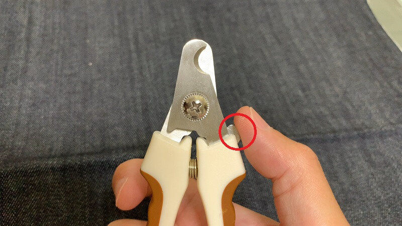 【ダイソー】犬用爪切りの使い方｜ニッパータイプはロックを解除